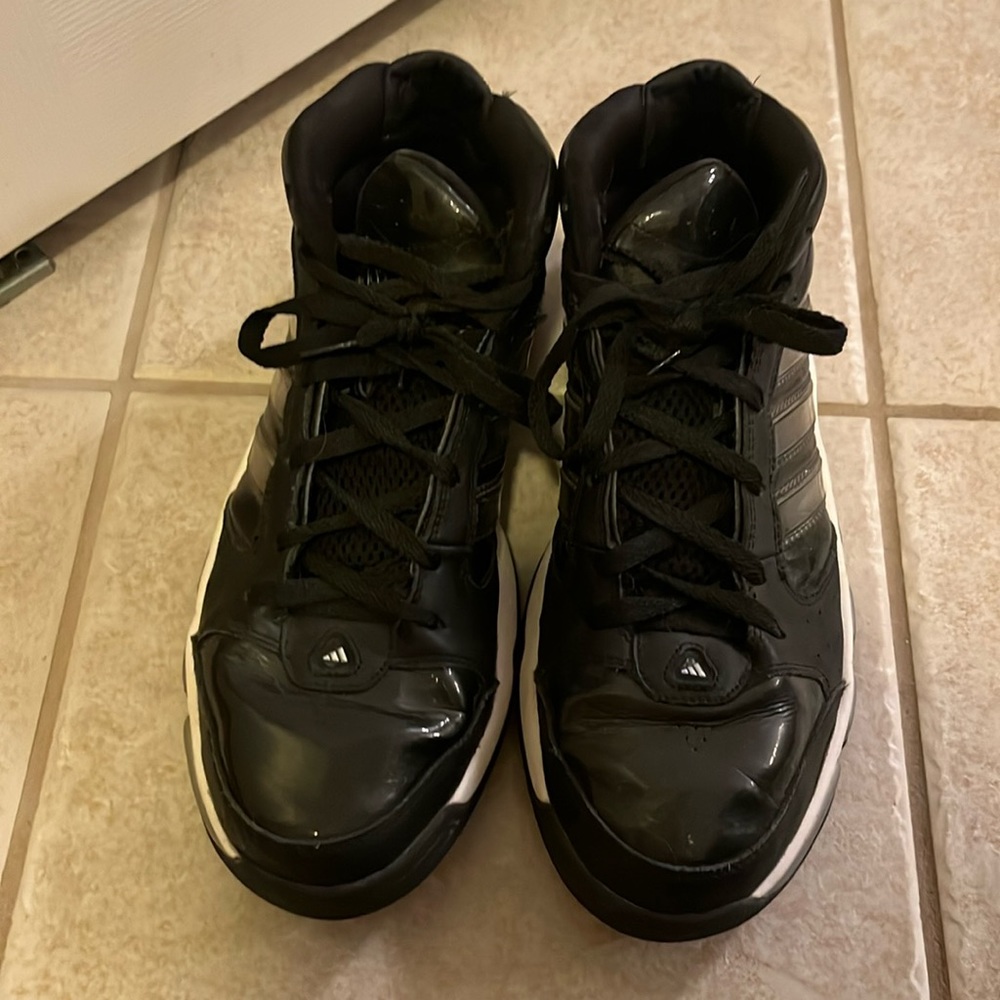 Adidas Crossover basketball shoes